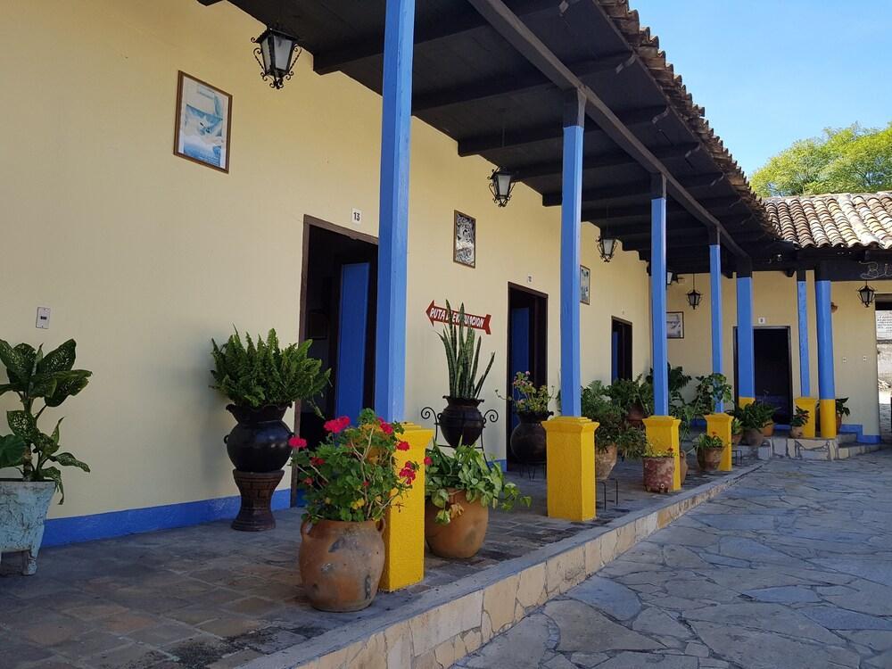 Hotel Lirice Colonial Comitan de Dominguez Buitenkant foto